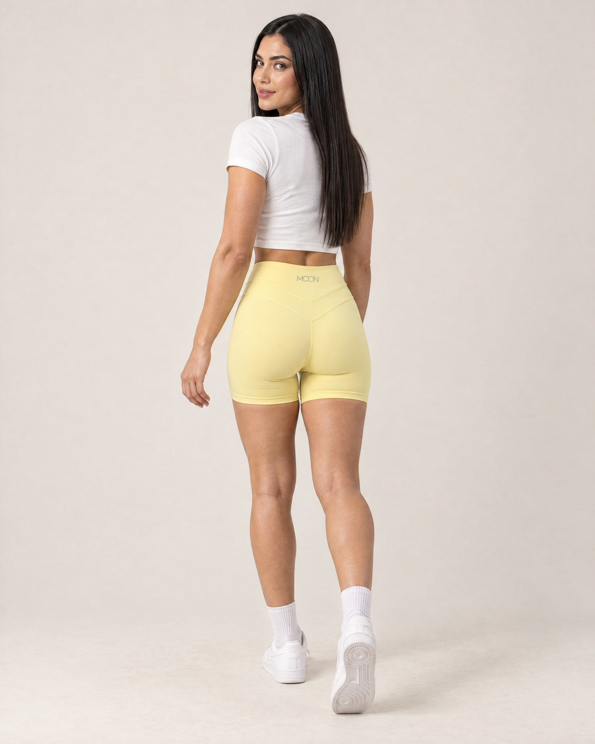 The Twist Short — Yellow, espalda