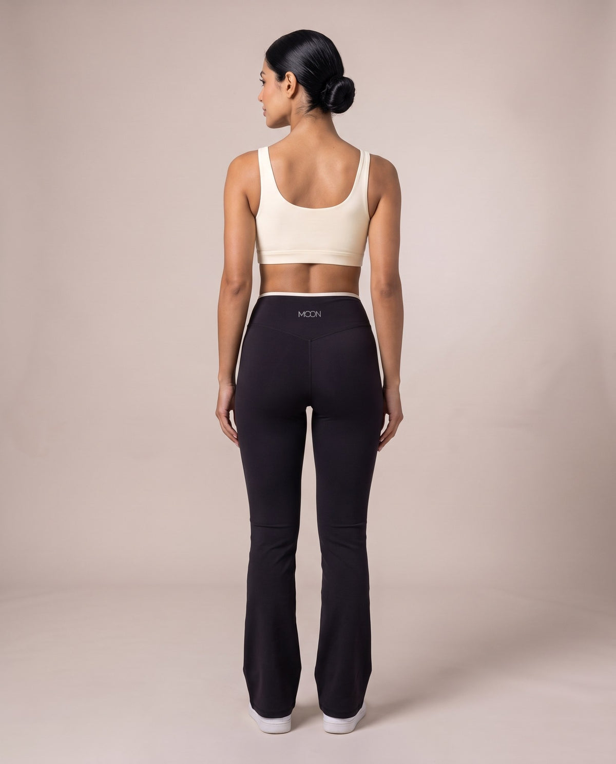 The Orbit Flare Pant — Midnight Black, nueva 2